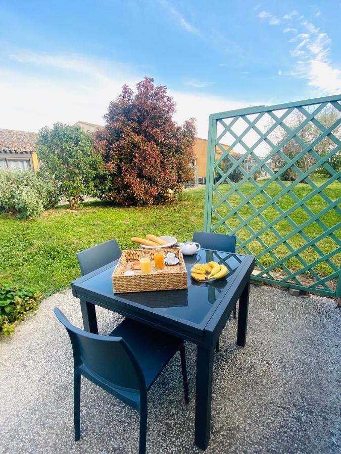 Appart Dans Residence Avec Piscine A Arles Eksteriør billede